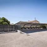 Petra With Pool Apartment