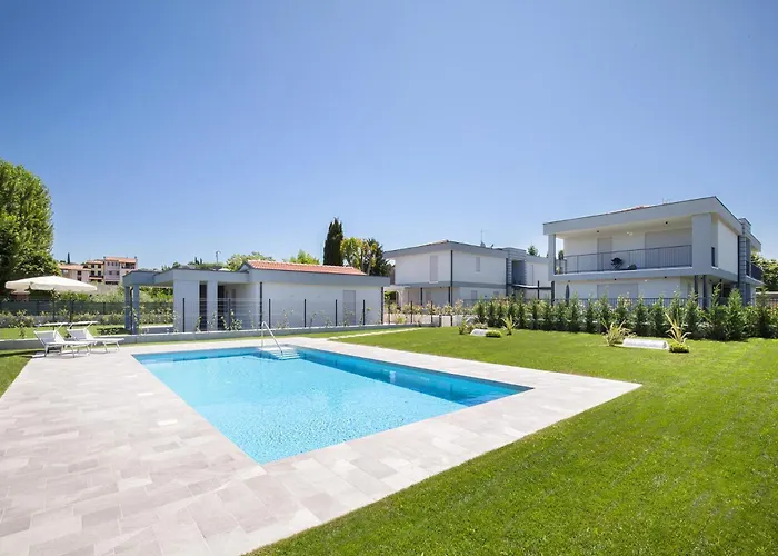 Apartament Petra With Pool