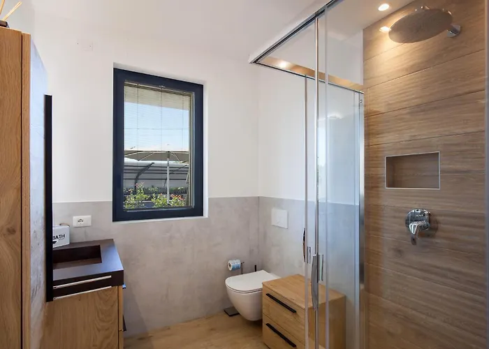 Apartament Petra With Pool